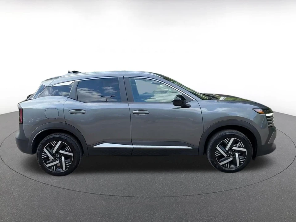 2026 Nissan Kicks - Image 17 of 31