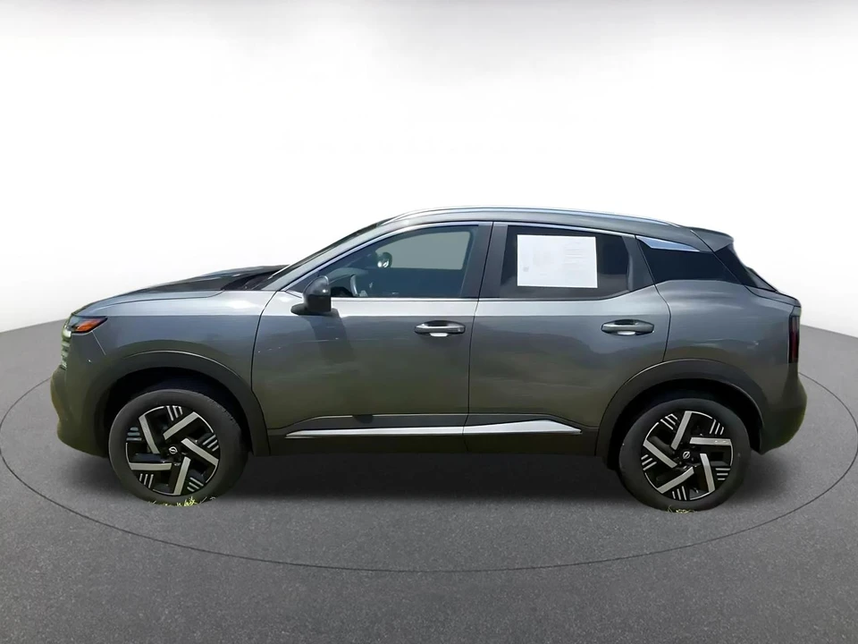 2026 Nissan Kicks - Image 9 of 31