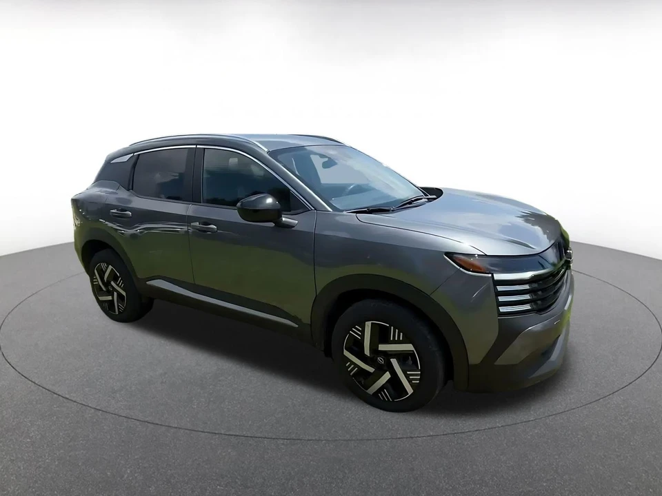 2026 Nissan Kicks - Image 2 of 31