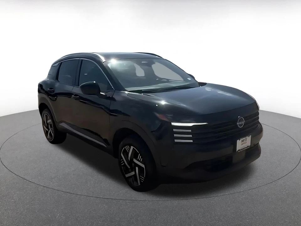 2026 Nissan Kicks - Image 3 of 31