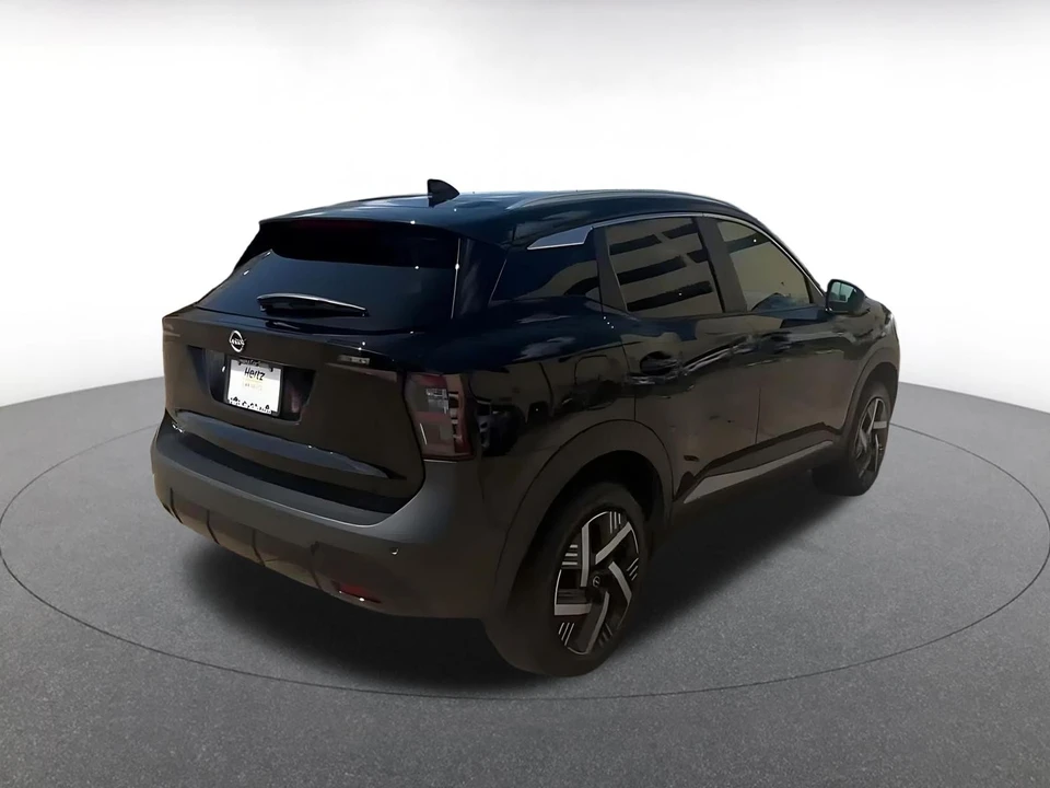 2026 Nissan Kicks - Image 17 of 31