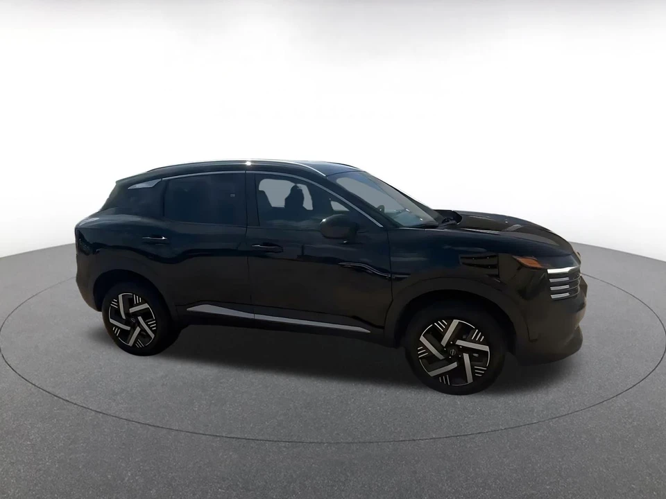 2026 Nissan Kicks - Image 2 of 31