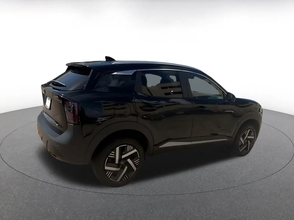 2026 Nissan Kicks - Image 16 of 31