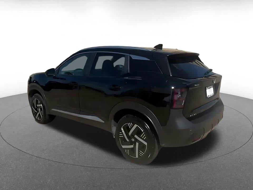 2026 Nissan Kicks - Image 13 of 31