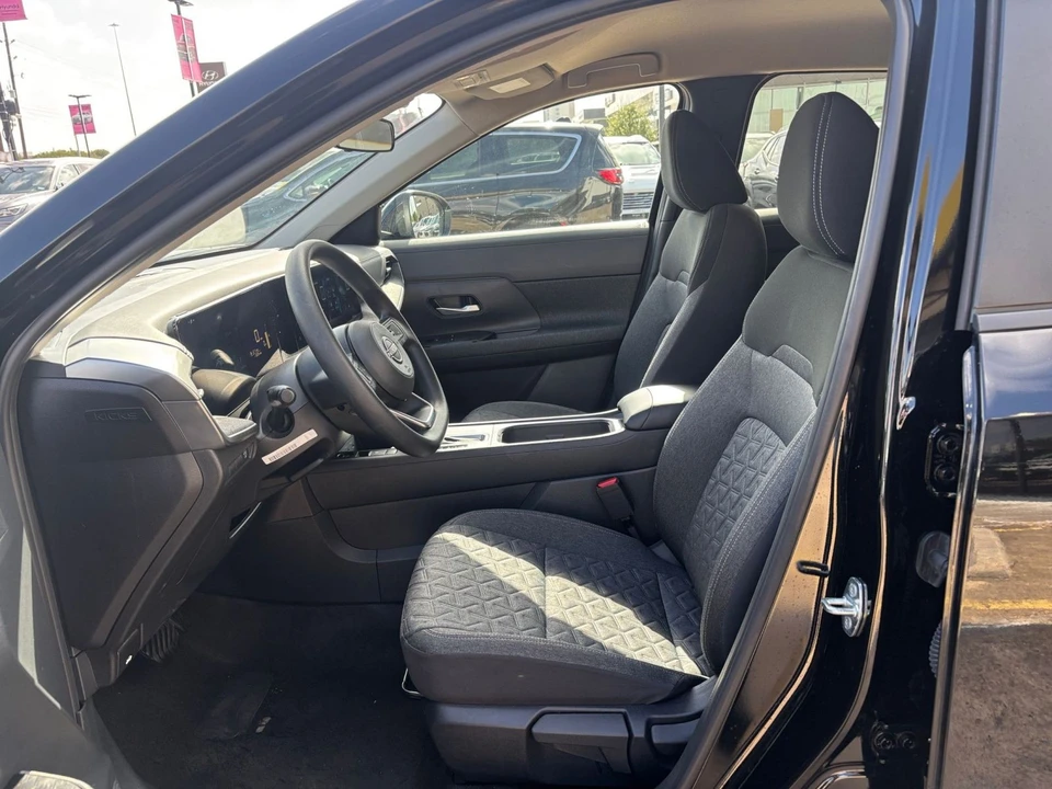 2026 Nissan Kicks - Image 27 of 31