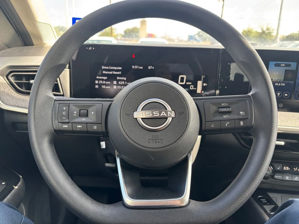 2026 Nissan Kicks - Image 29 of 31