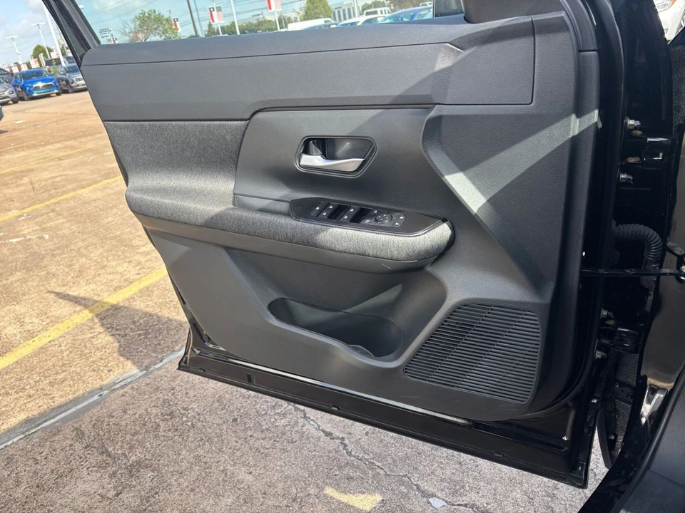 2026 Nissan Kicks - Image 20 of 31