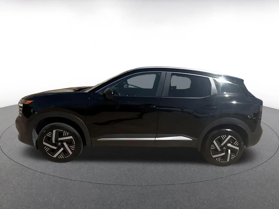 2026 Nissan Kicks - Image 12 of 31