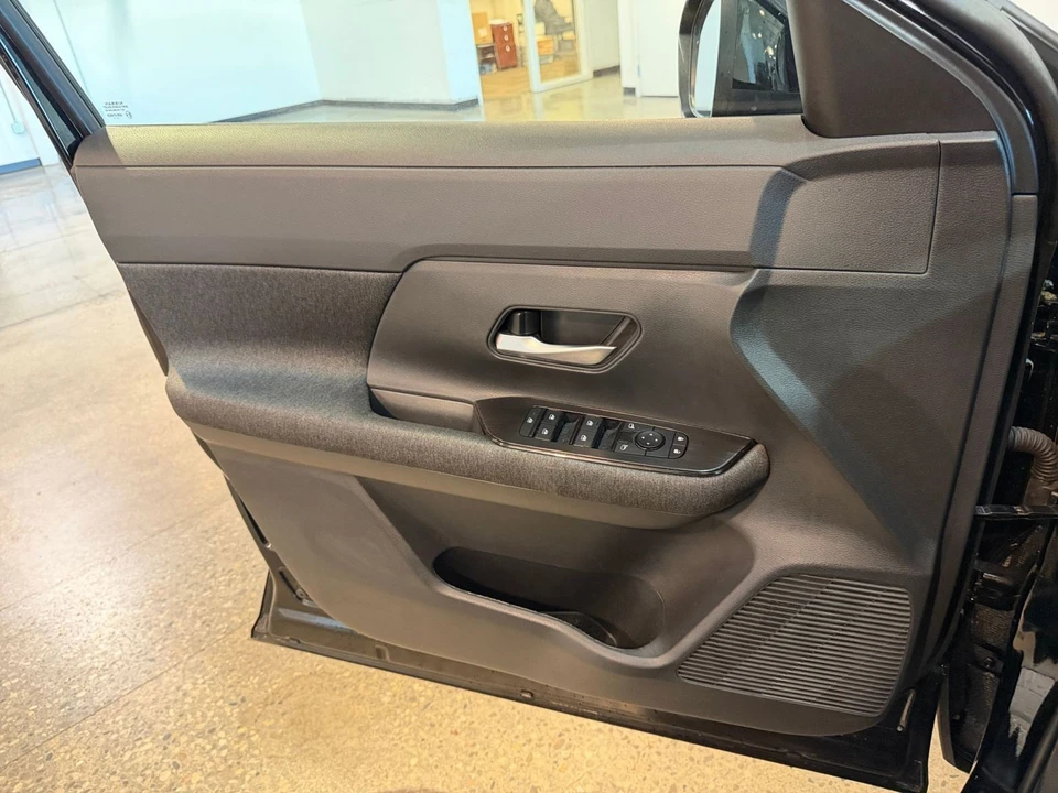 2026 Nissan Kicks - Image 20 of 31