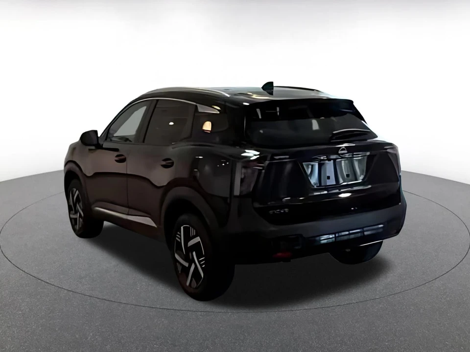 2026 Nissan Kicks - Image 16 of 31