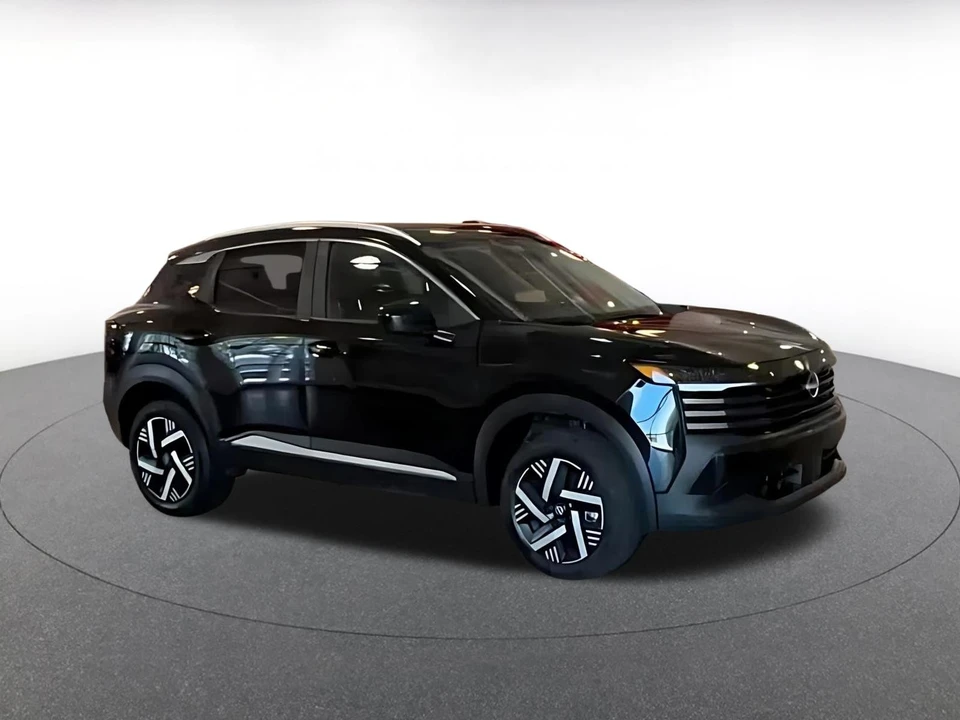 2026 Nissan Kicks - Image 2 of 31
