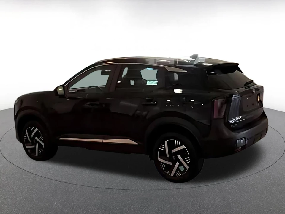 2026 Nissan Kicks - Image 13 of 31