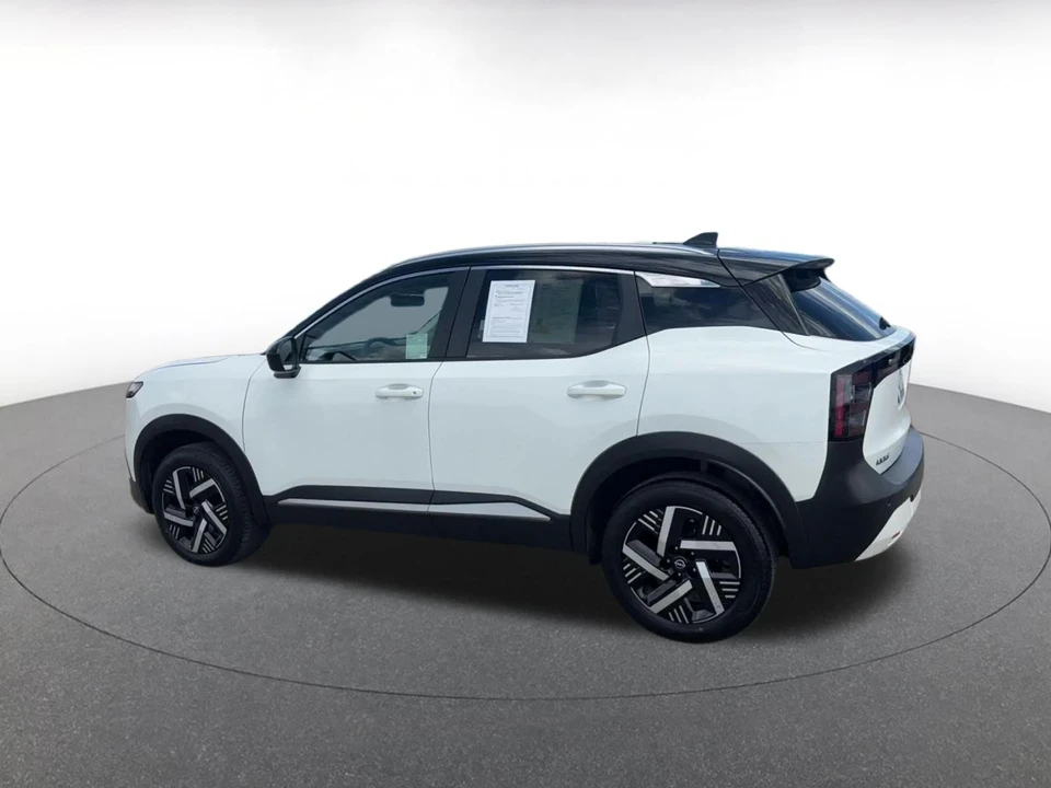 2026 Nissan Kicks - Image 11 of 31