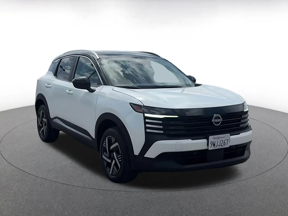 2026 Nissan Kicks - Image 3 of 31