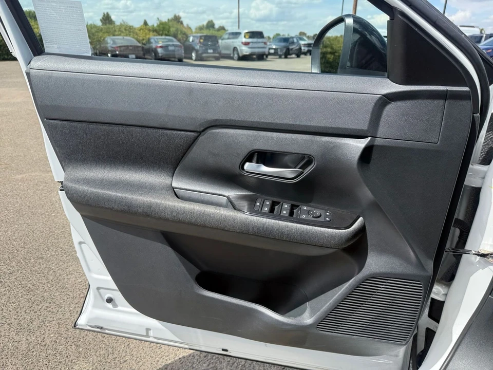 2026 Nissan Kicks - Image 20 of 31