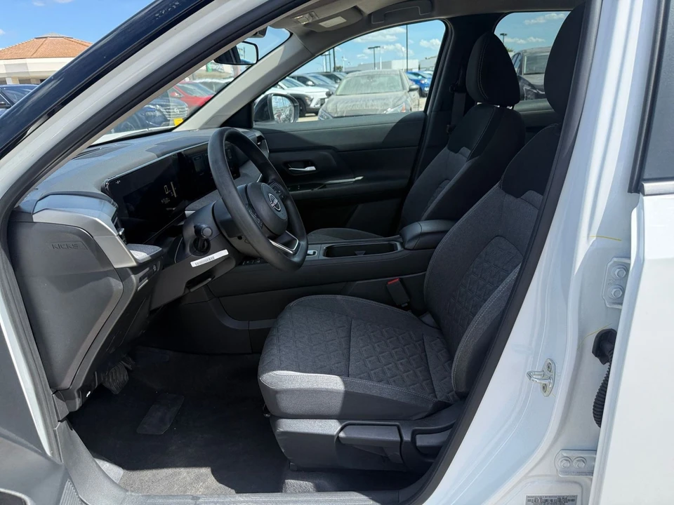 2026 Nissan Kicks - Image 27 of 31