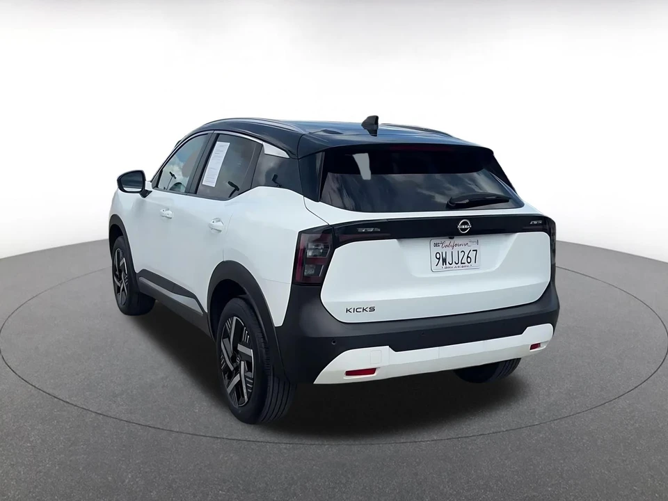 2026 Nissan Kicks - Image 12 of 31