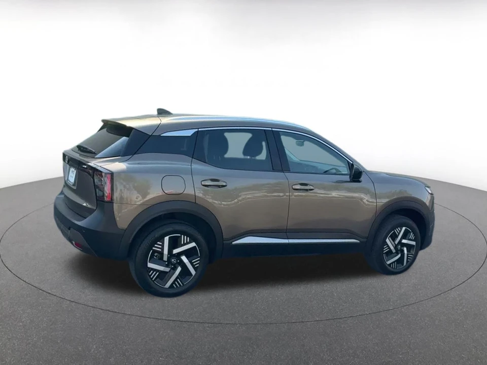 2026 Nissan Kicks - Image 16 of 31