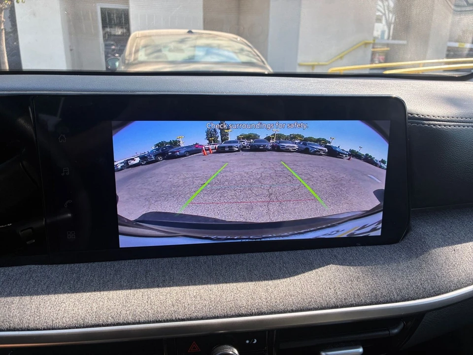 2026 Nissan Kicks - Image 23 of 31