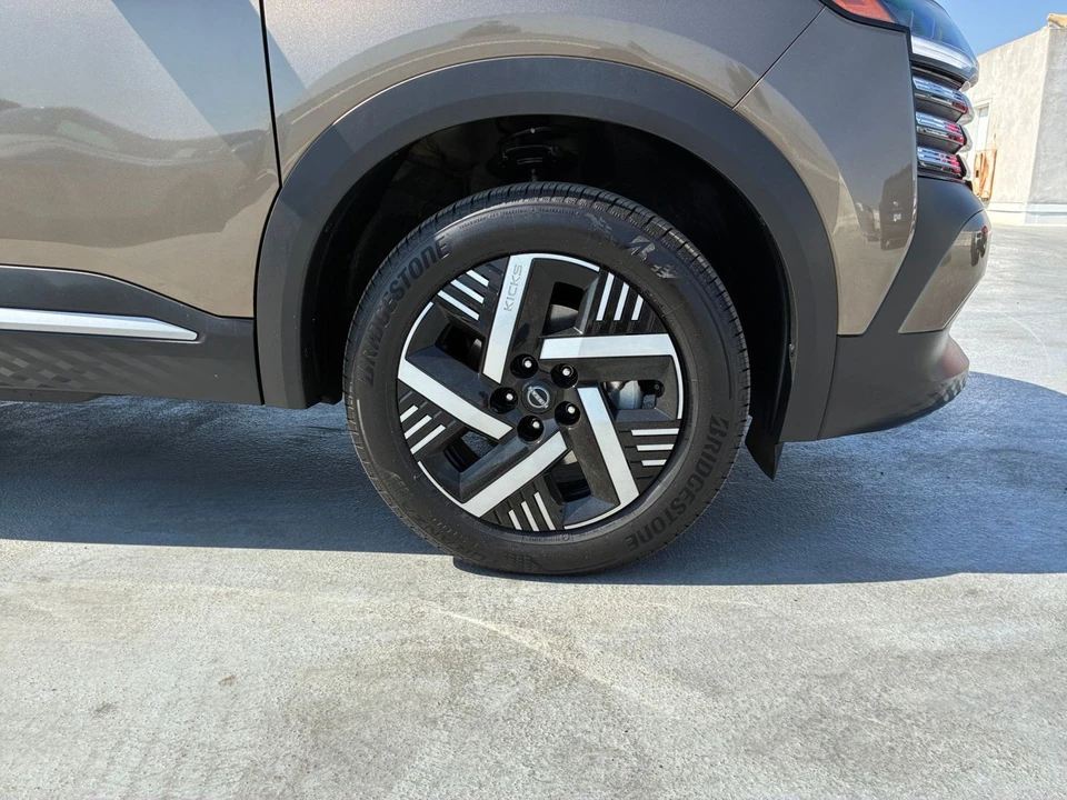 2026 Nissan Kicks - Image 30 of 31