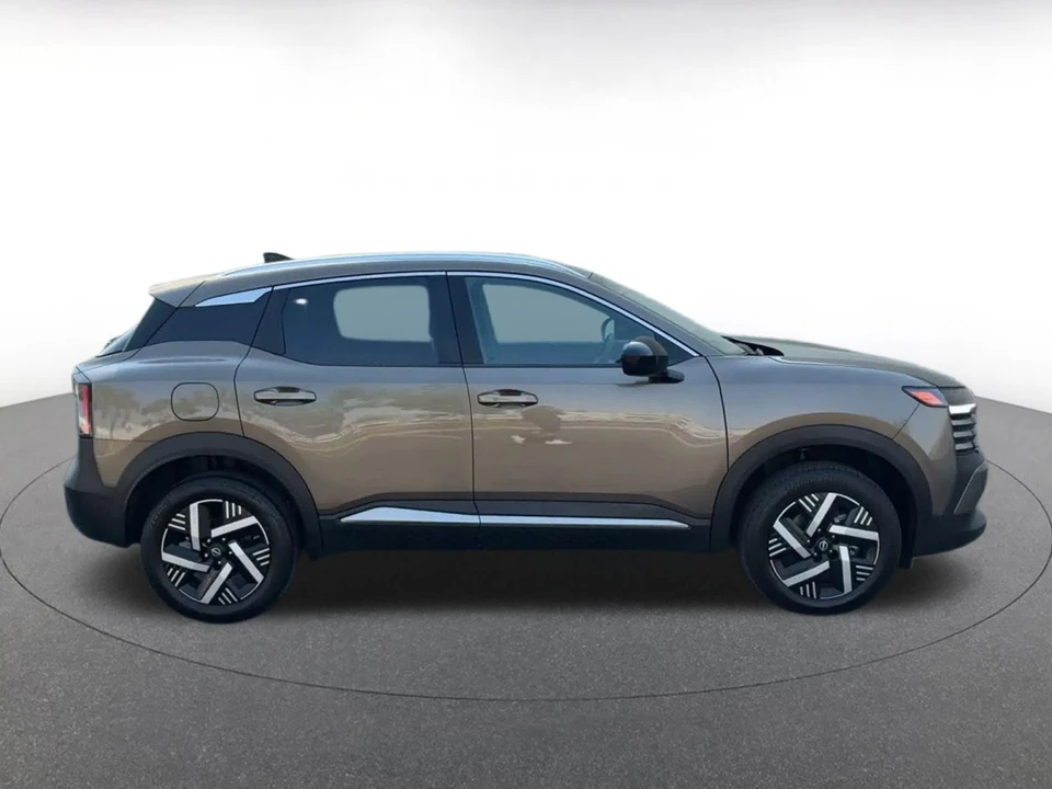 2026 Nissan Kicks - Image 17 of 31