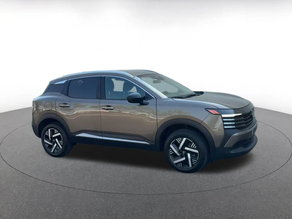 2026 Nissan Kicks - Image 2 of 31