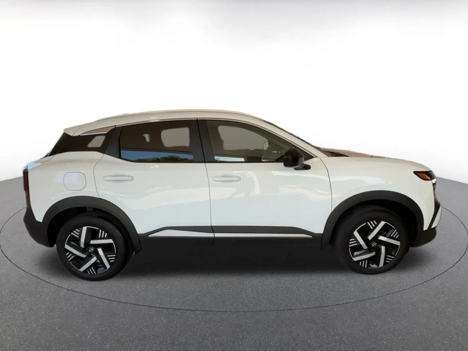2026 Nissan Kicks - Image 17 of 31