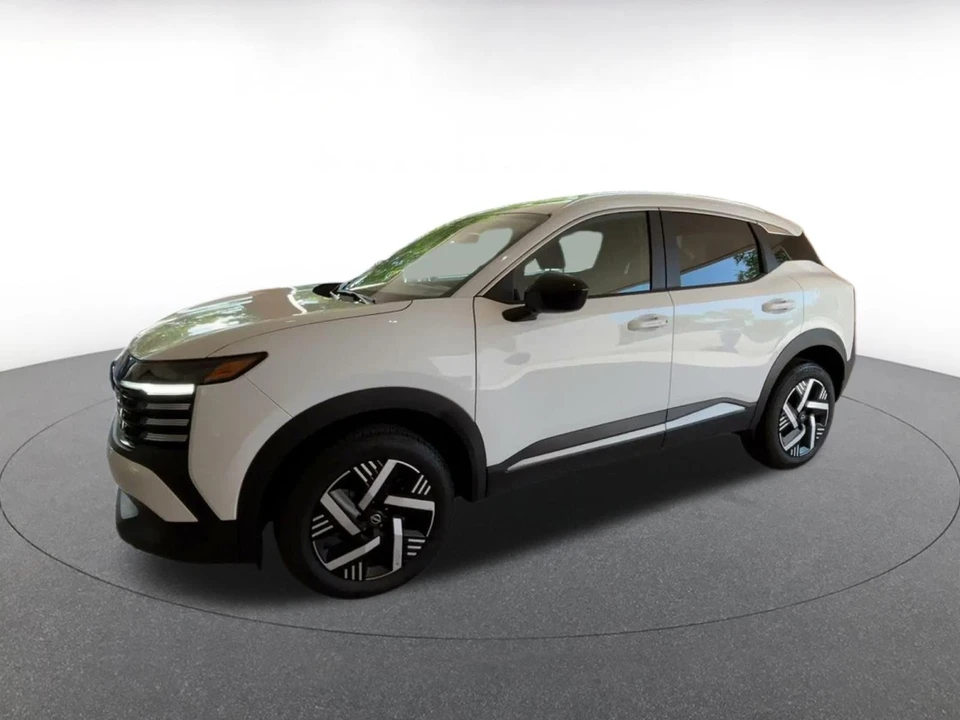 2026 Nissan Kicks - Image 8 of 31