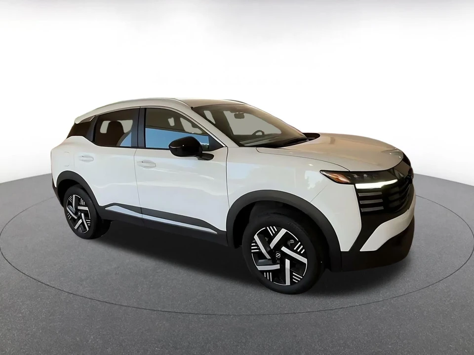 2026 Nissan Kicks - Image 2 of 31