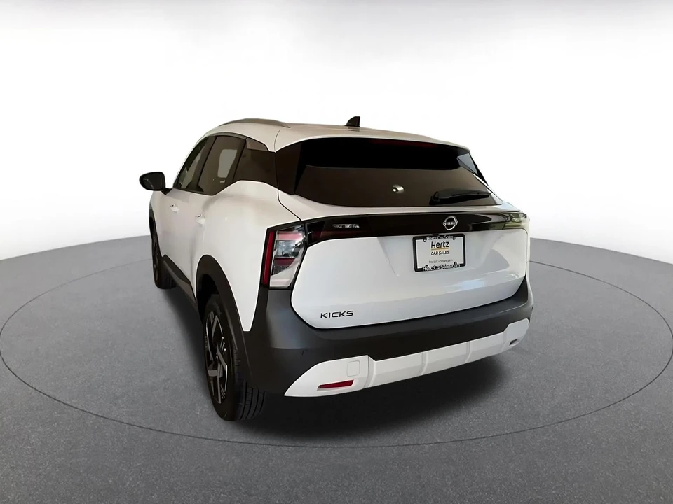 2026 Nissan Kicks - Image 12 of 31