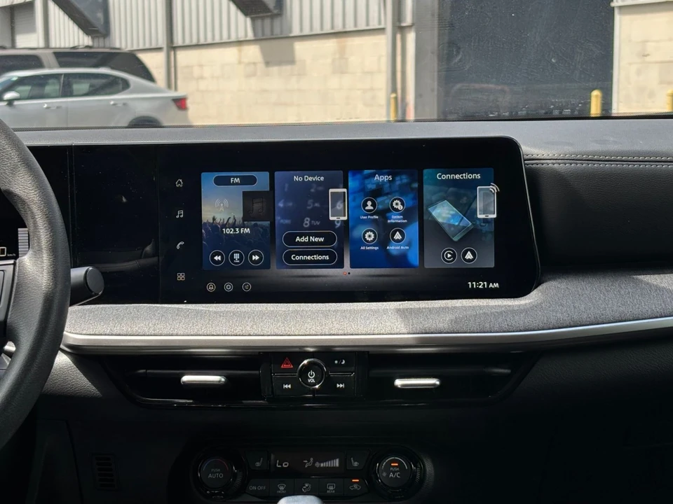 2026 Nissan Kicks - Image 21 of 31