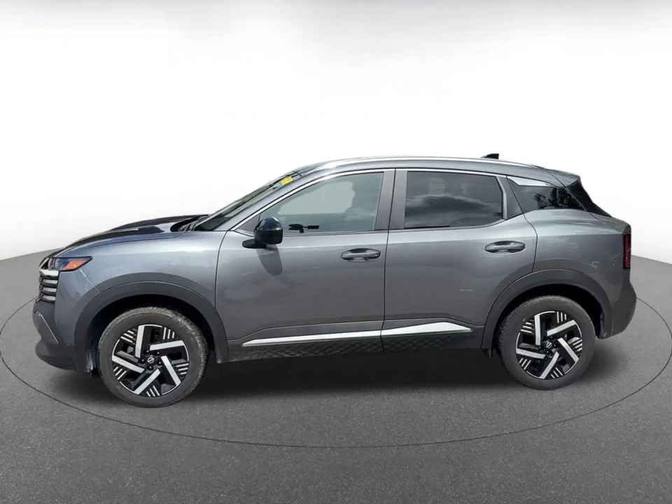 2026 Nissan Kicks - Image 8 of 31