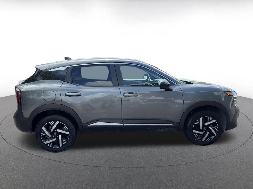 2026 Nissan Kicks - Image 17 of 31