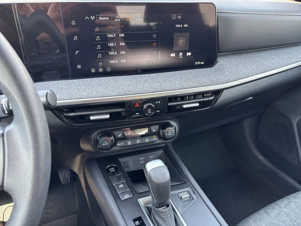 2026 Nissan Kicks - Image 18 of 31