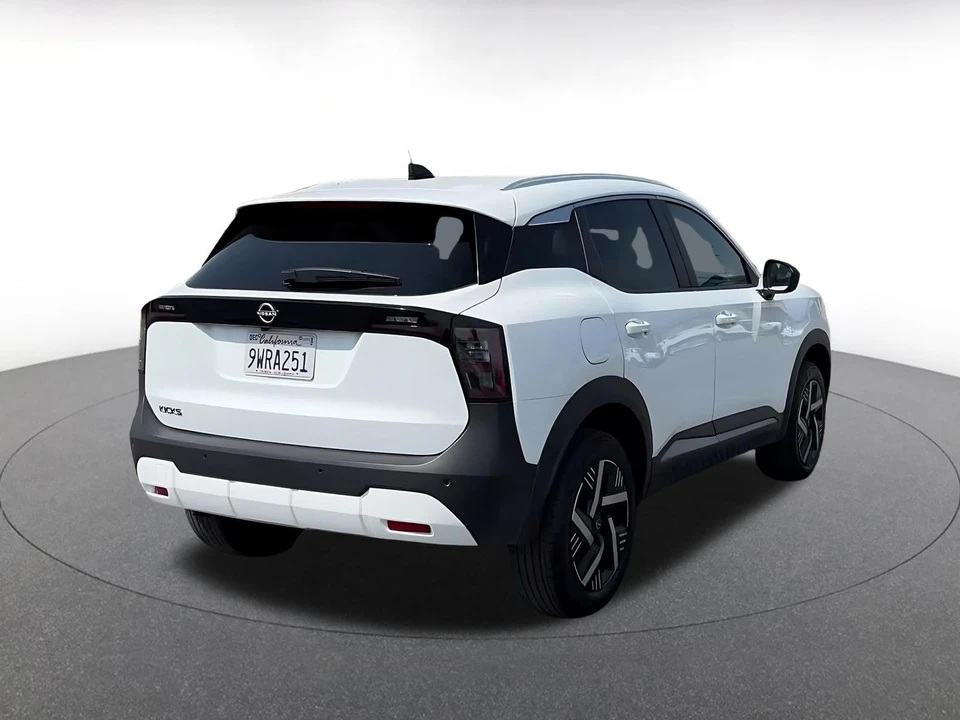2026 Nissan Kicks - Image 16 of 31