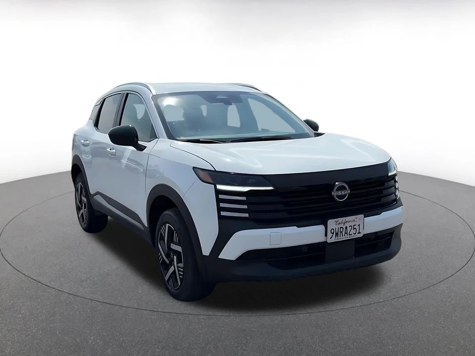 2026 Nissan Kicks - Image 3 of 31