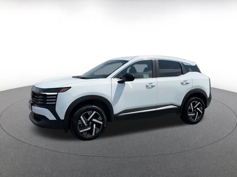 2026 Nissan Kicks - Image 8 of 31