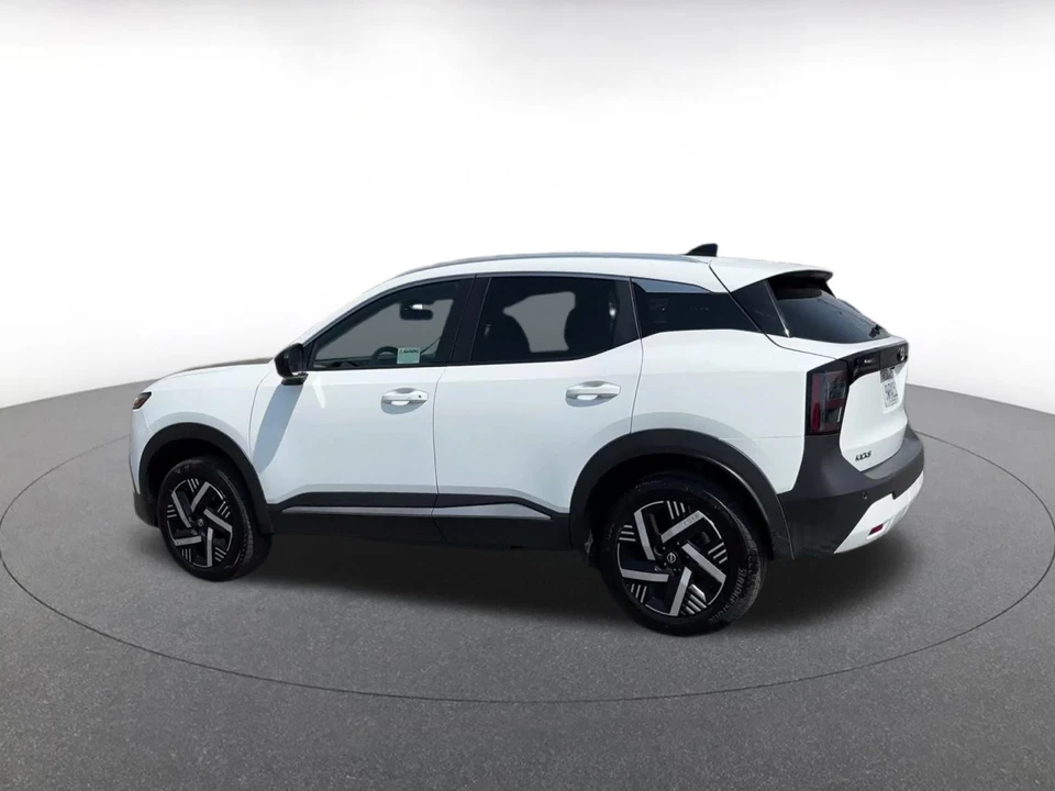 2026 Nissan Kicks - Image 11 of 31