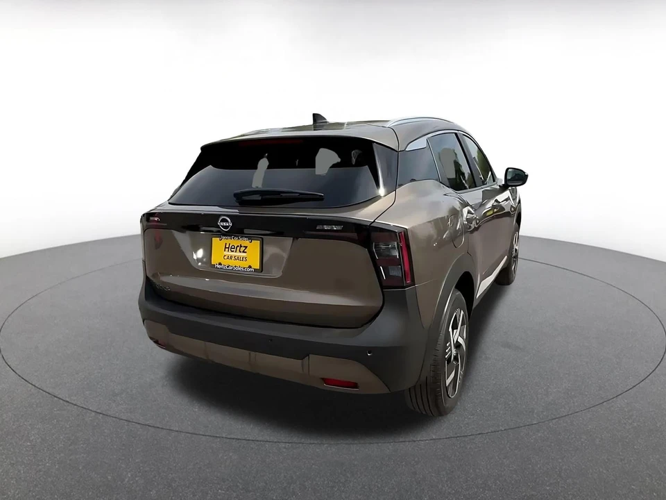 2026 Nissan Kicks - Image 15 of 31