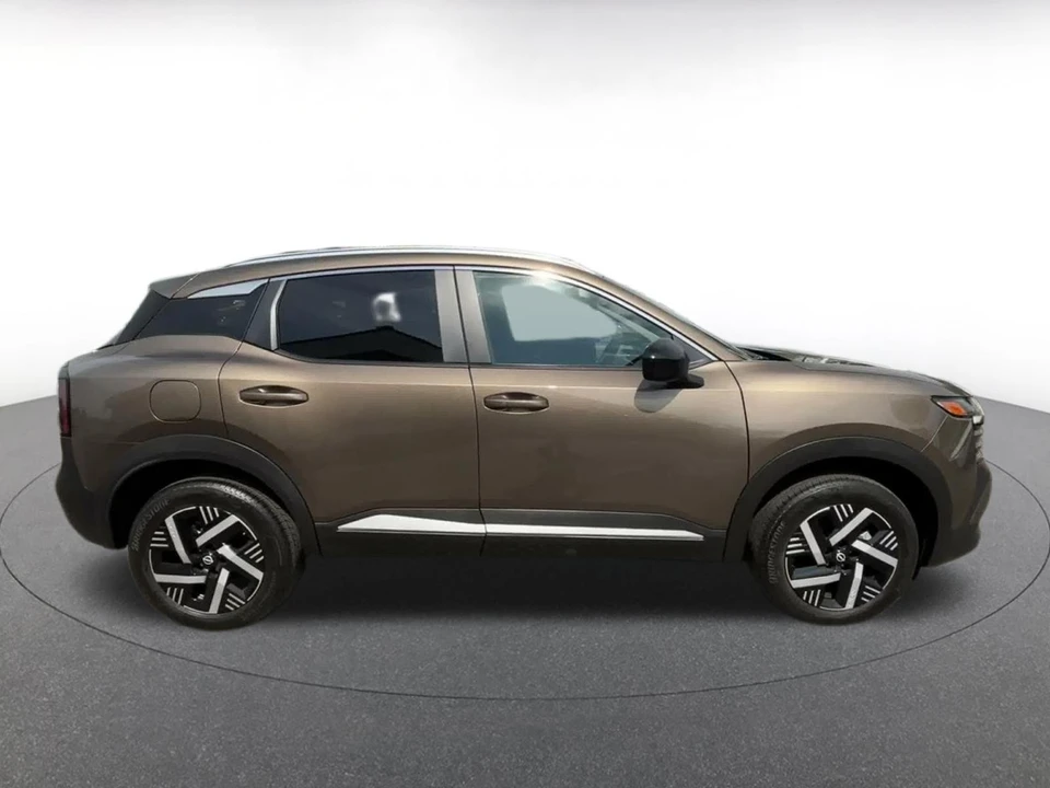 2026 Nissan Kicks - Image 17 of 31