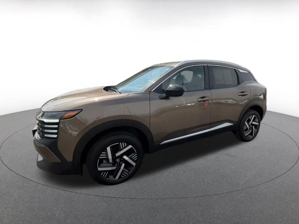 2026 Nissan Kicks - Image 8 of 31