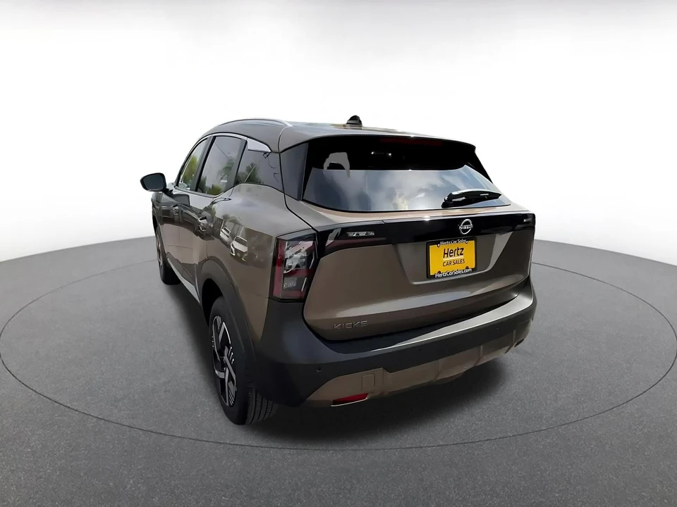 2026 Nissan Kicks - Image 12 of 31