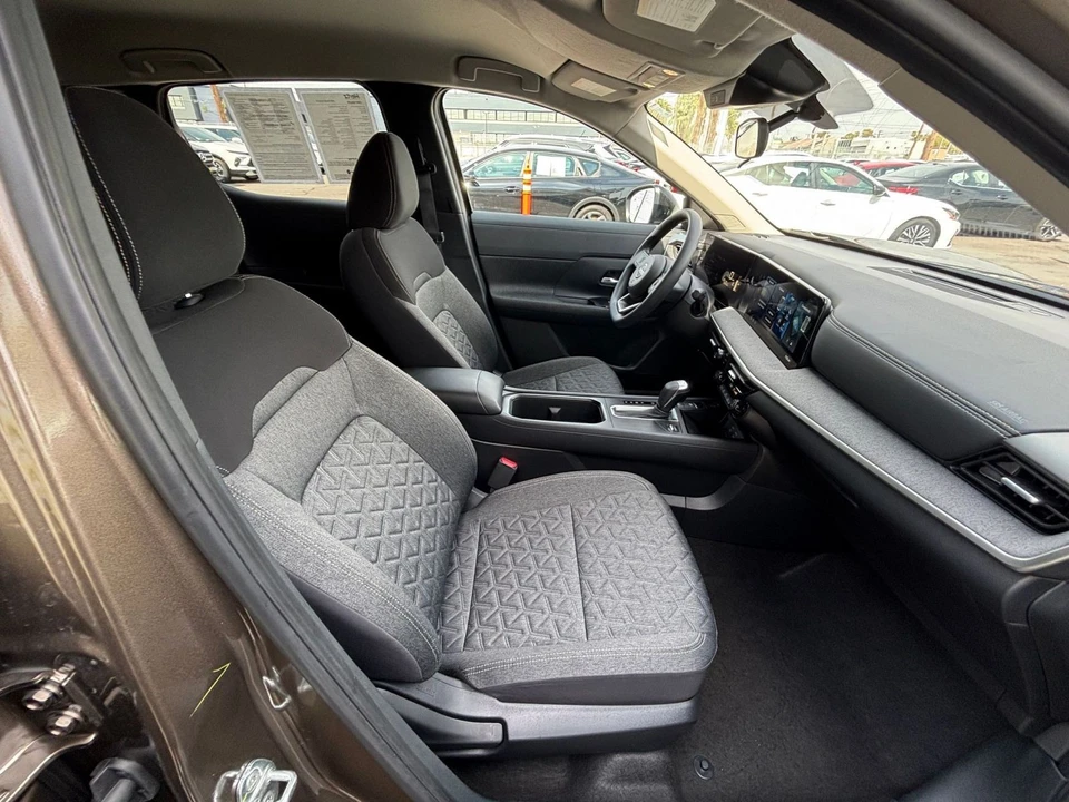 2026 Nissan Kicks - Image 27 of 31
