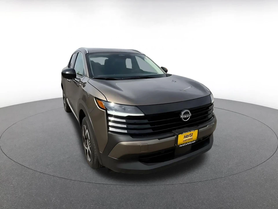 2026 Nissan Kicks - Image 3 of 31