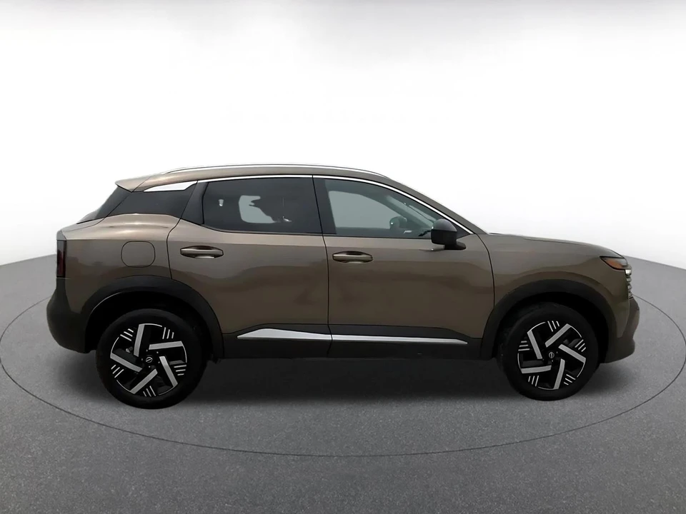 2026 Nissan Kicks - Image 18 of 31