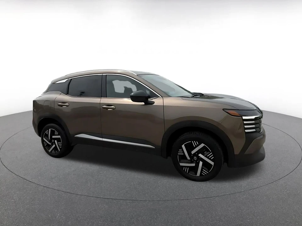 2026 Nissan Kicks - Image 2 of 31