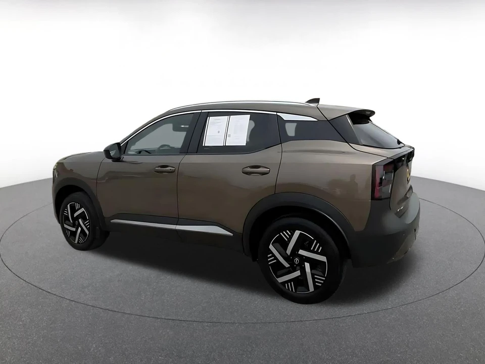 2026 Nissan Kicks - Image 12 of 31