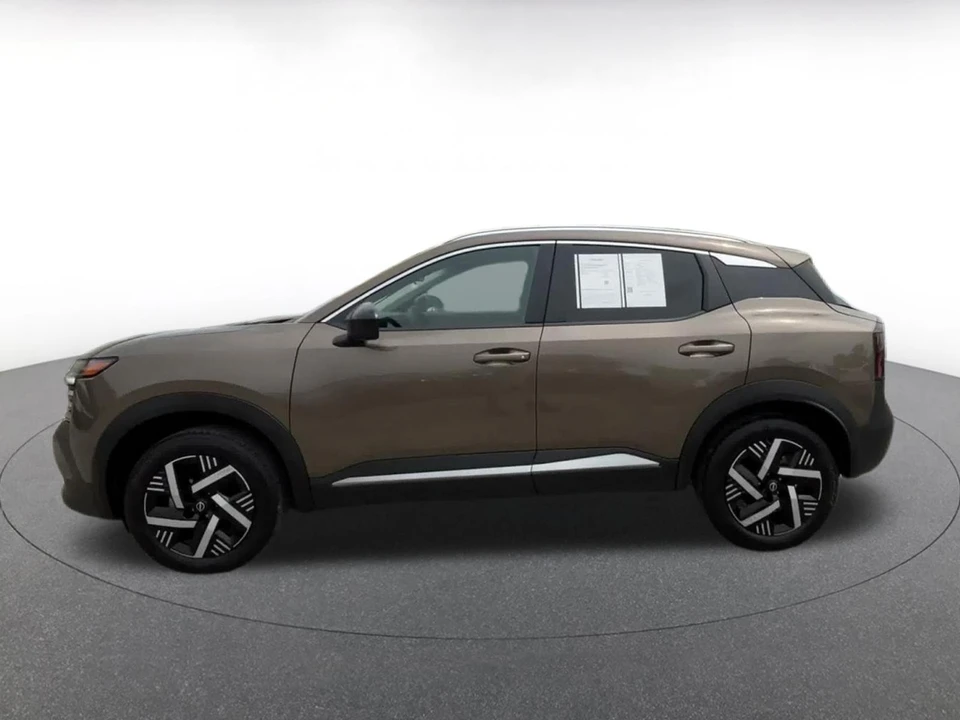 2026 Nissan Kicks - Image 11 of 31