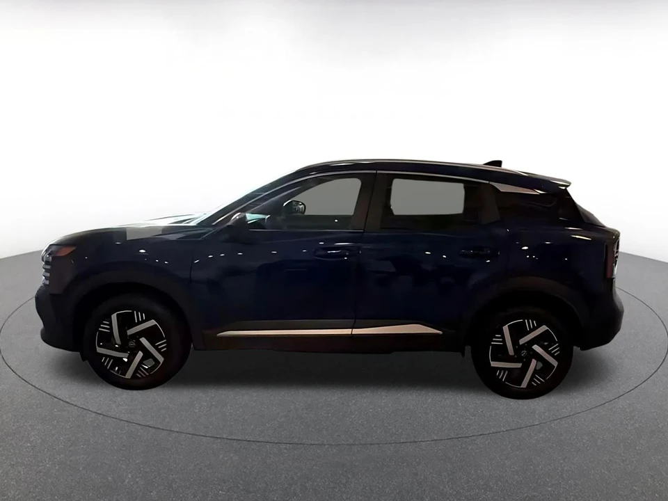 2026 Nissan Kicks - Image 8 of 31