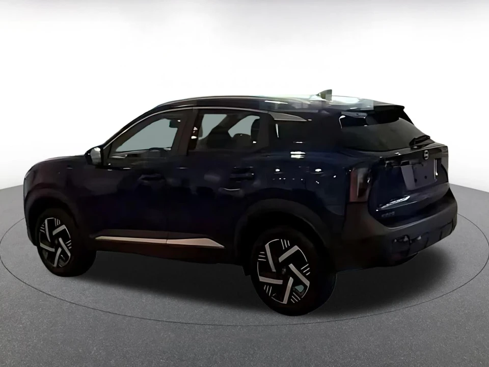 2026 Nissan Kicks - Image 15 of 31